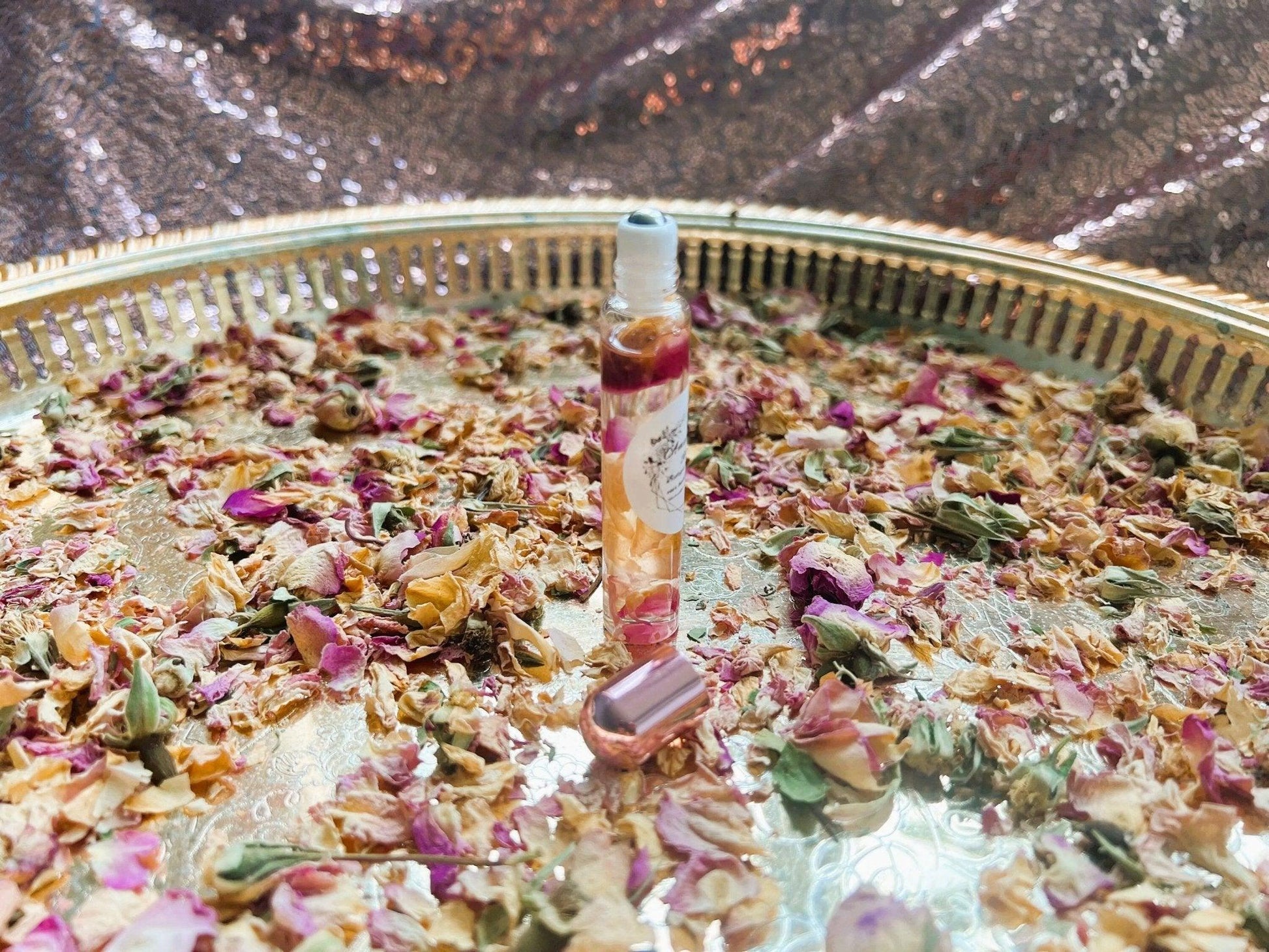 Organic distilled rose oil made in the rose city (Kelaat Magouna) 100% natural - Amazighrose