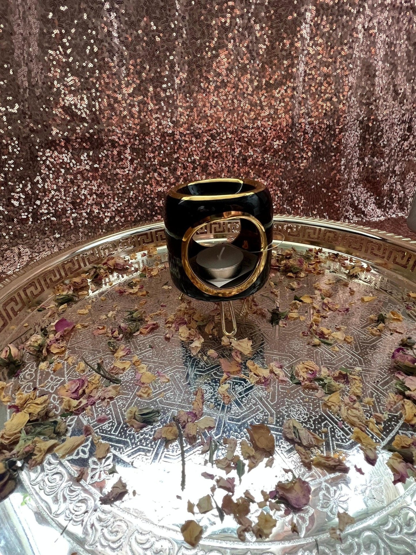 Round Oil Burner with Elegant Gold-Colored Details - Amazighrose